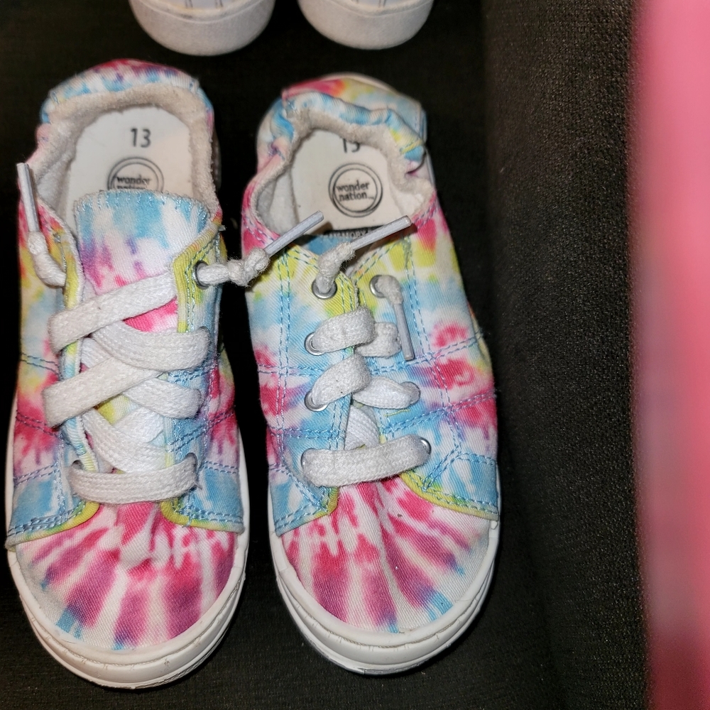 Girl's shoes